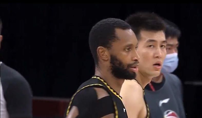 今天我们非常荣幸采访到大蛇背后的男人林珍钊，他是《大蛇》系列电影的导演，中国怪兽类型网络电影第一人